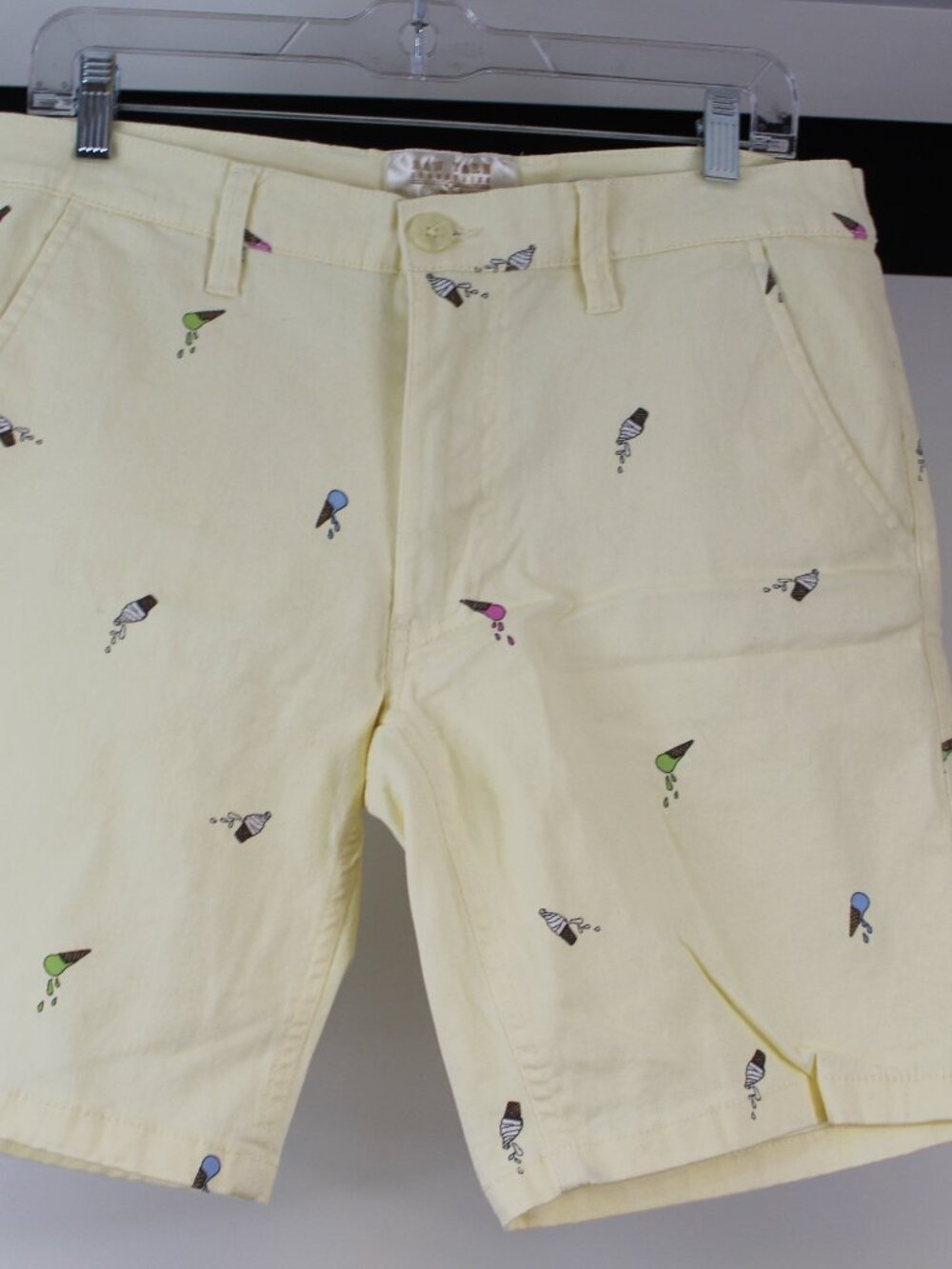 Raw Yarn Industries Ice Cream‎ Print Shorts Men’s 32 Yellow Stretch Twill Summer